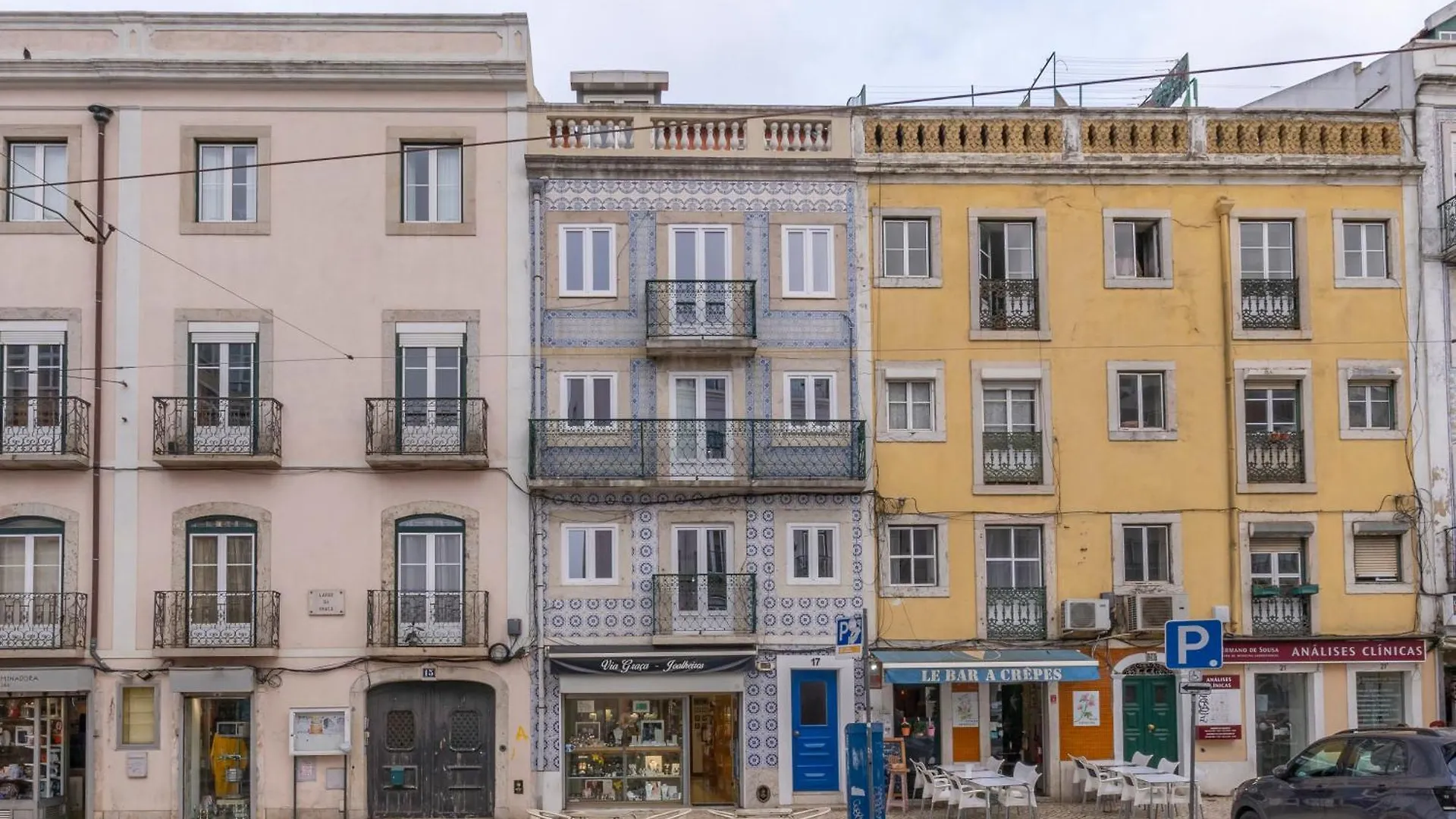 Superb Apartments Overlooking Graça in Lisboa