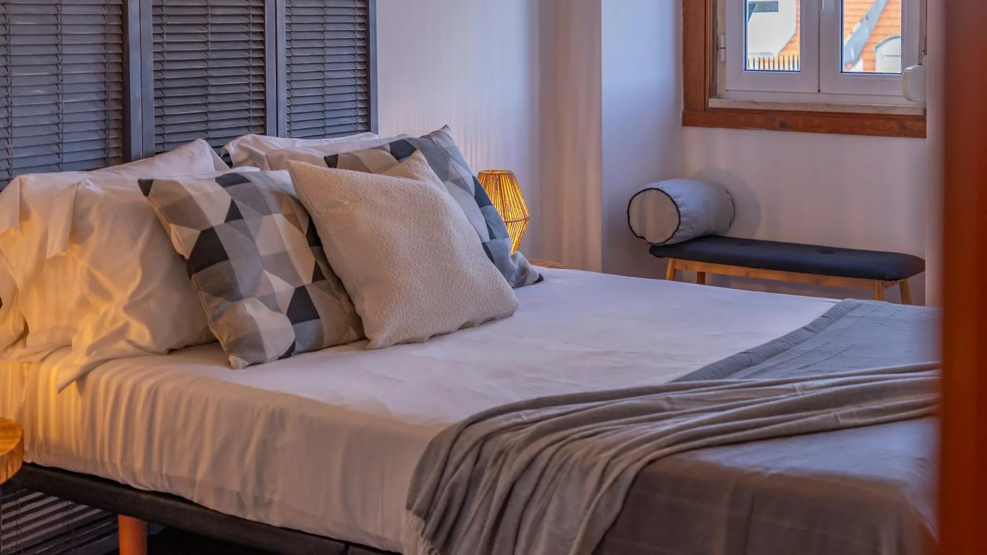Superb Apartments Overlooking Graça in Lisboa