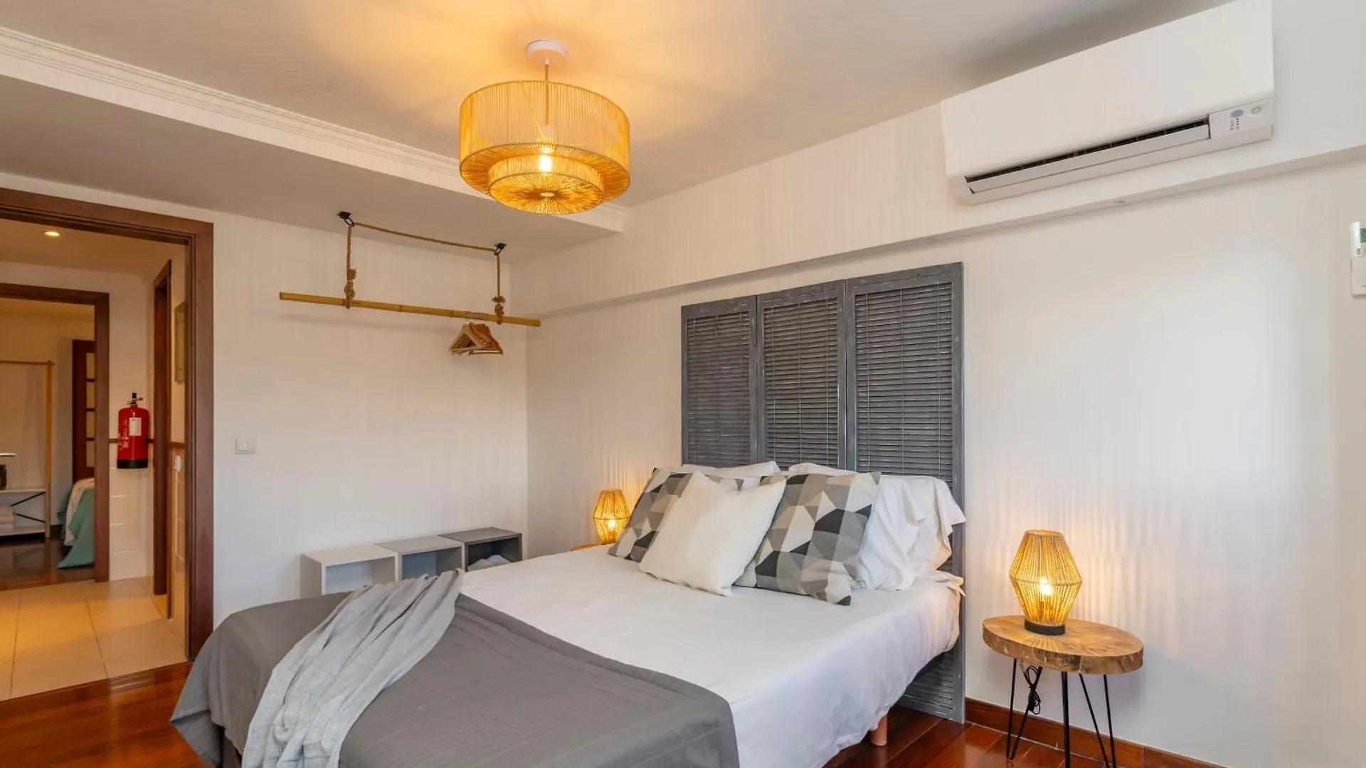 Superb Apartments Overlooking Graça in Lisboa