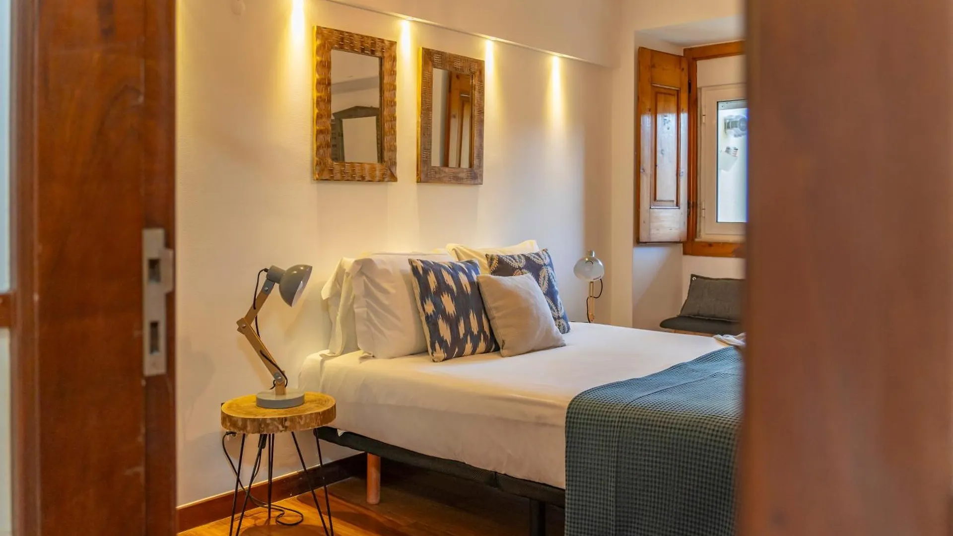 Superb Apartments Overlooking Graça in Lisboa 0*,  Portugal