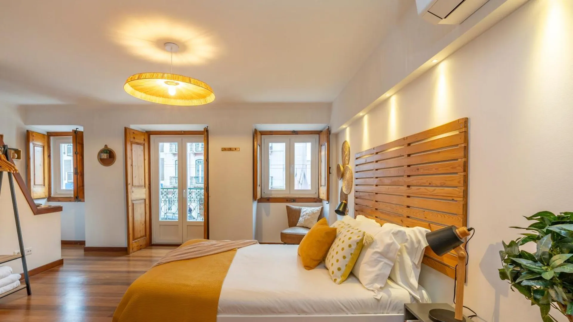Superb Apartments Overlooking Graça in Lisboa 0*,  Portugal