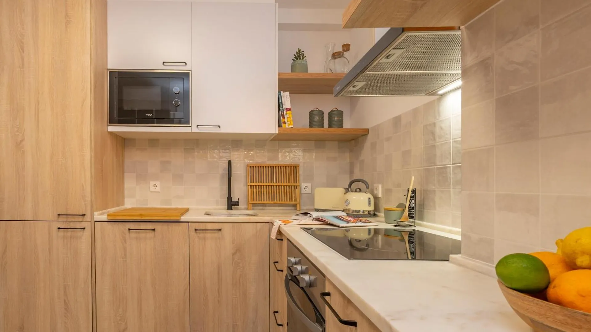 Superb Apartments Overlooking Graça in Lisboa