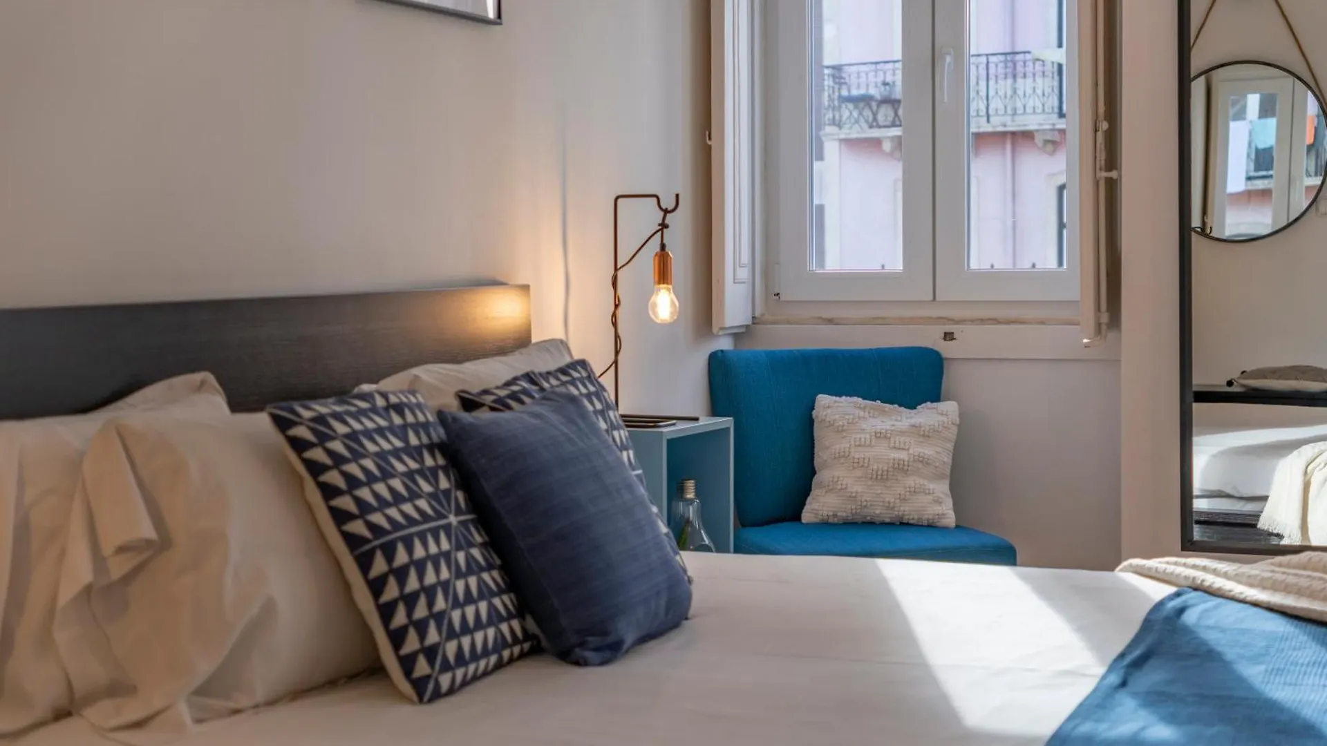 Superb Apartments Overlooking Graça in Lisboa Portugal