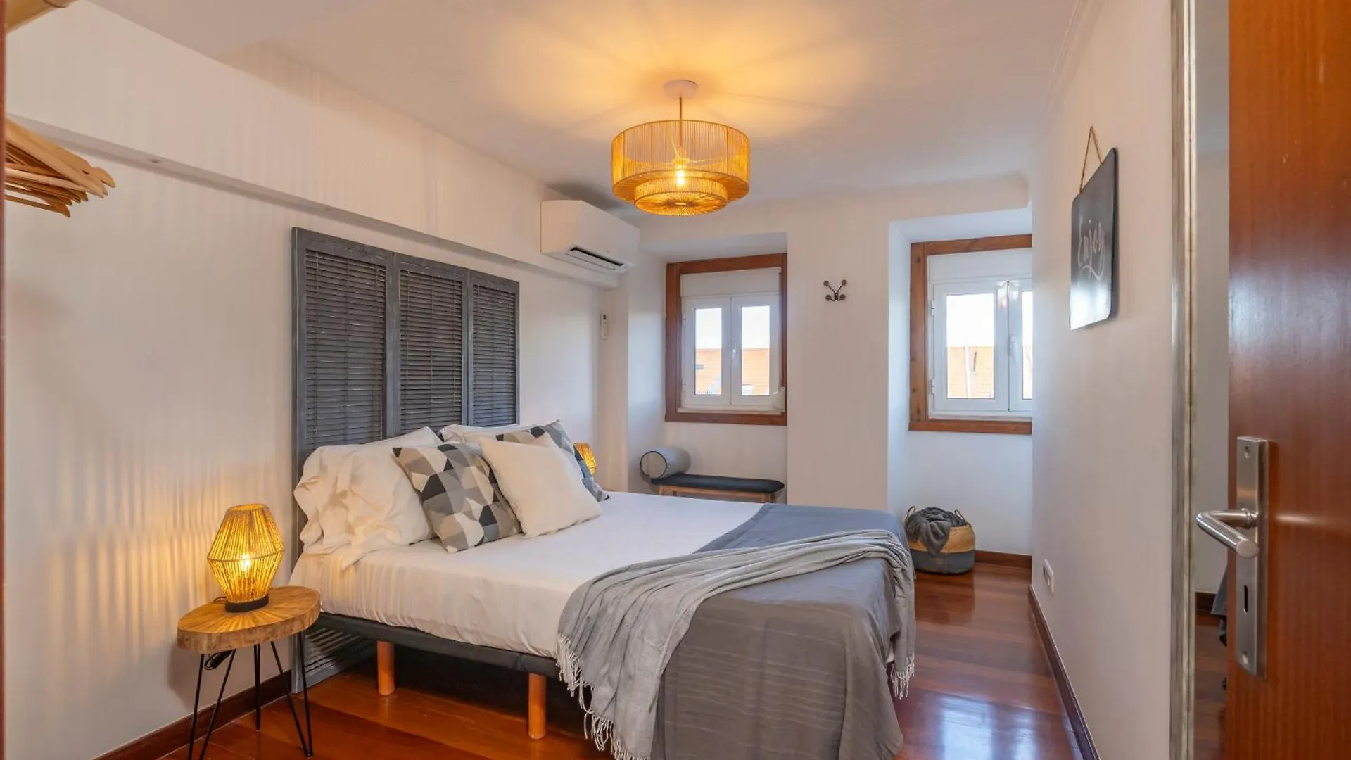 Superb Apartments Overlooking Graca In Lisbon 0*,