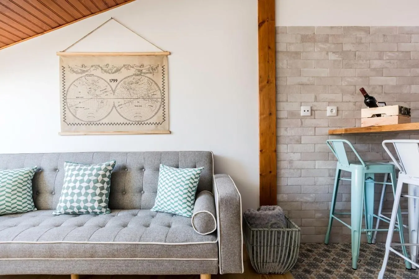 Superb Apartments Overlooking Graca In Lisbon