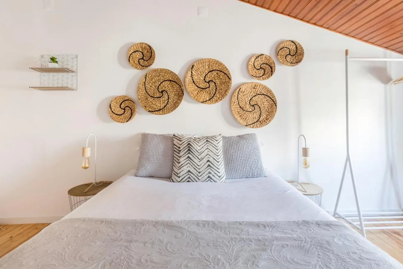 Superb Apartments Overlooking Graca In Lisbon